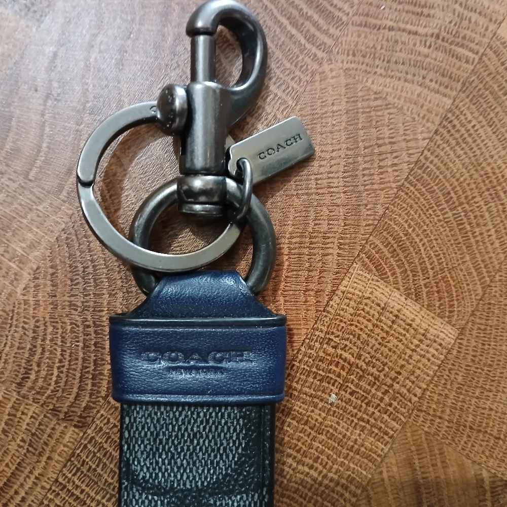 Coach Keychain - Picture 3 of 4
